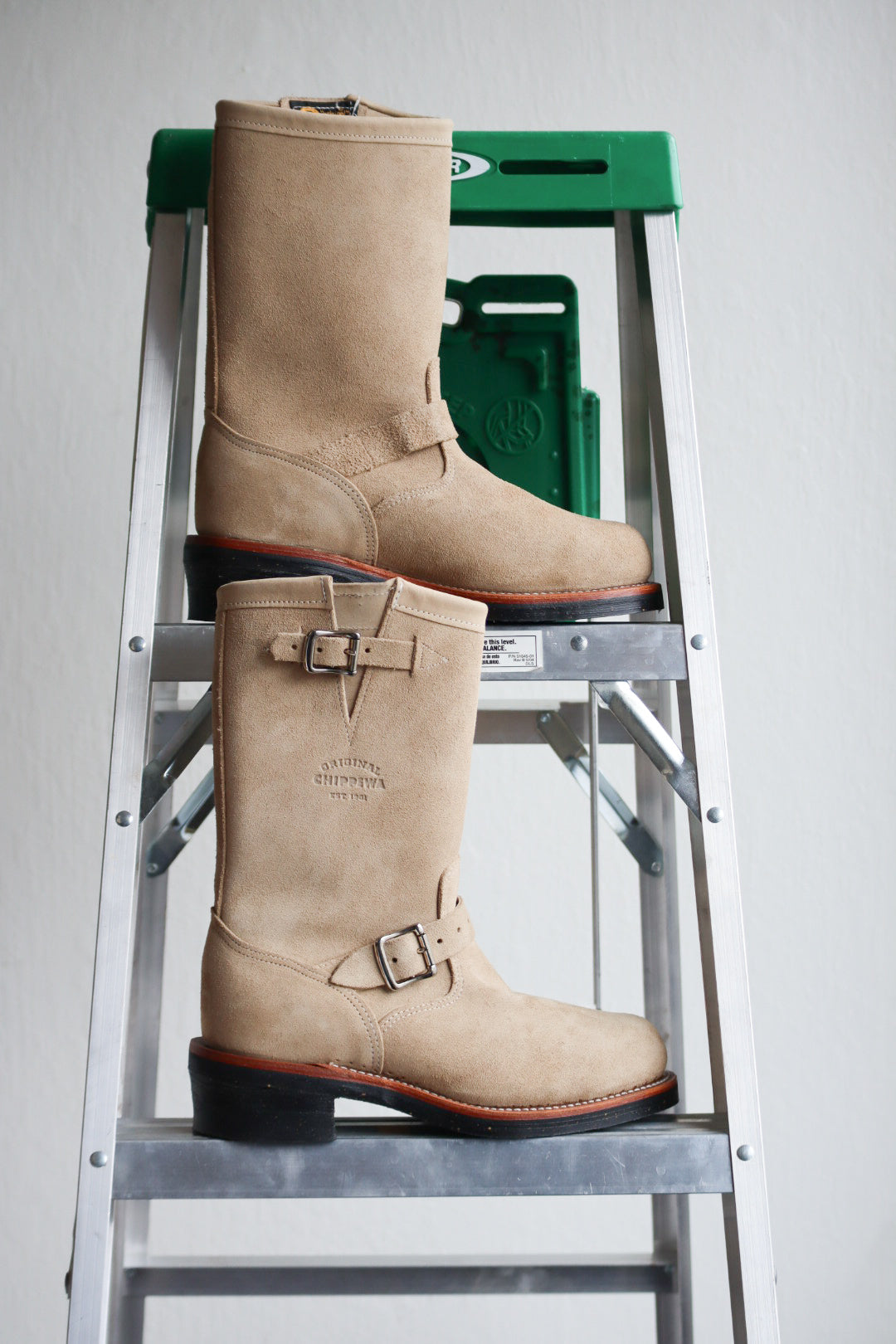 F66C1F4B-A552-477B-B5BB-